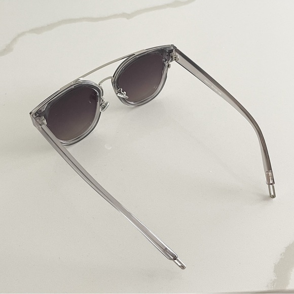 Silver Mirrored Sunglasses - Picture 5 of 9